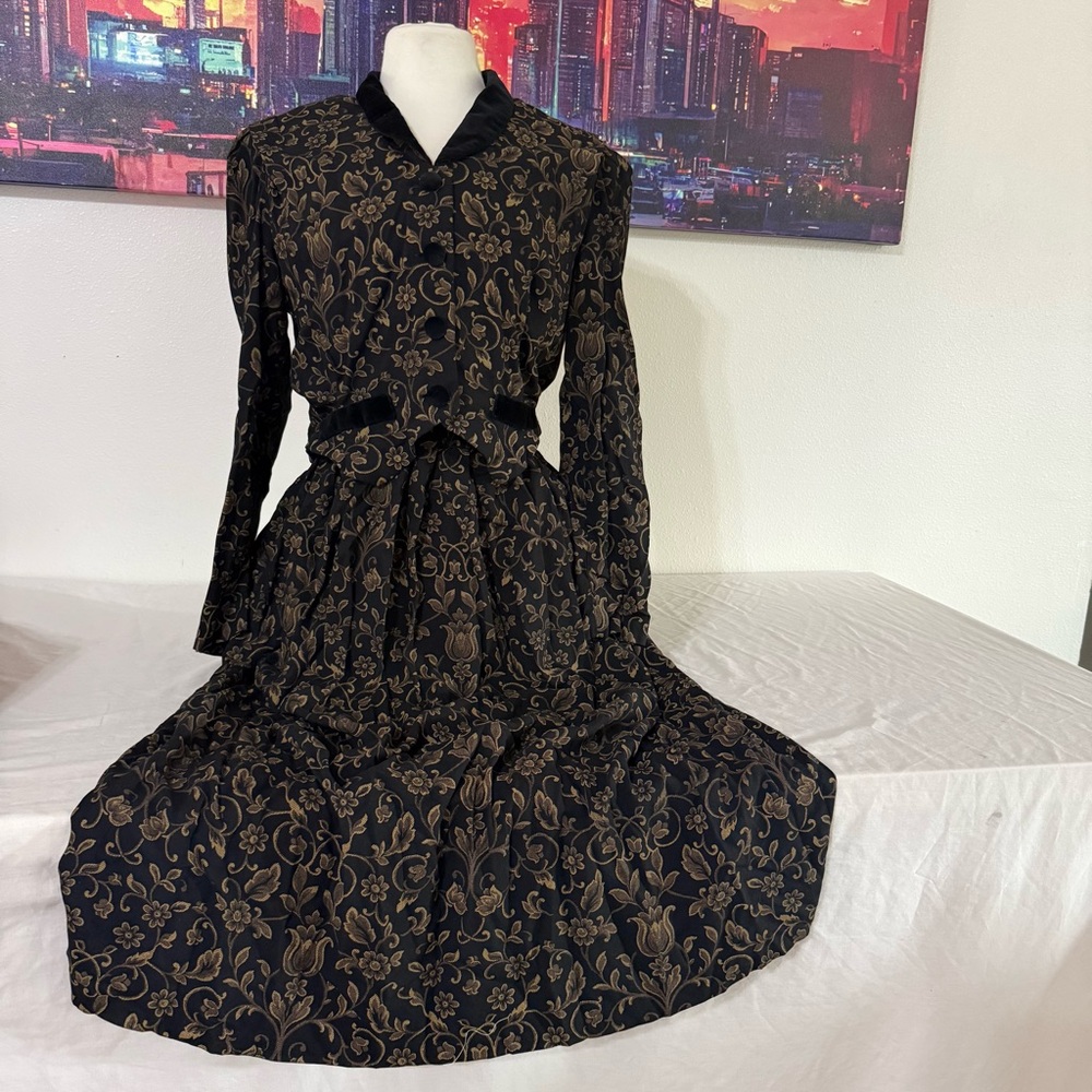 Karin Stevens Black and Gold Long Sleeve Dress